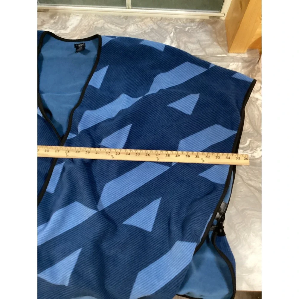 Serra Womens Blue Geometric Fleece Wrap One Size Horn Buckle Closure Open Front